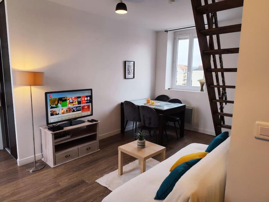 Duplex - Proche Gare & Centre Apartment Compiegne Exterior photo