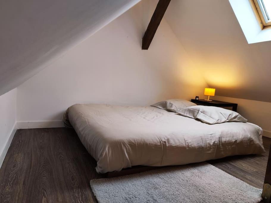 Duplex - Proche Gare & Centre Apartment Compiegne Exterior photo
